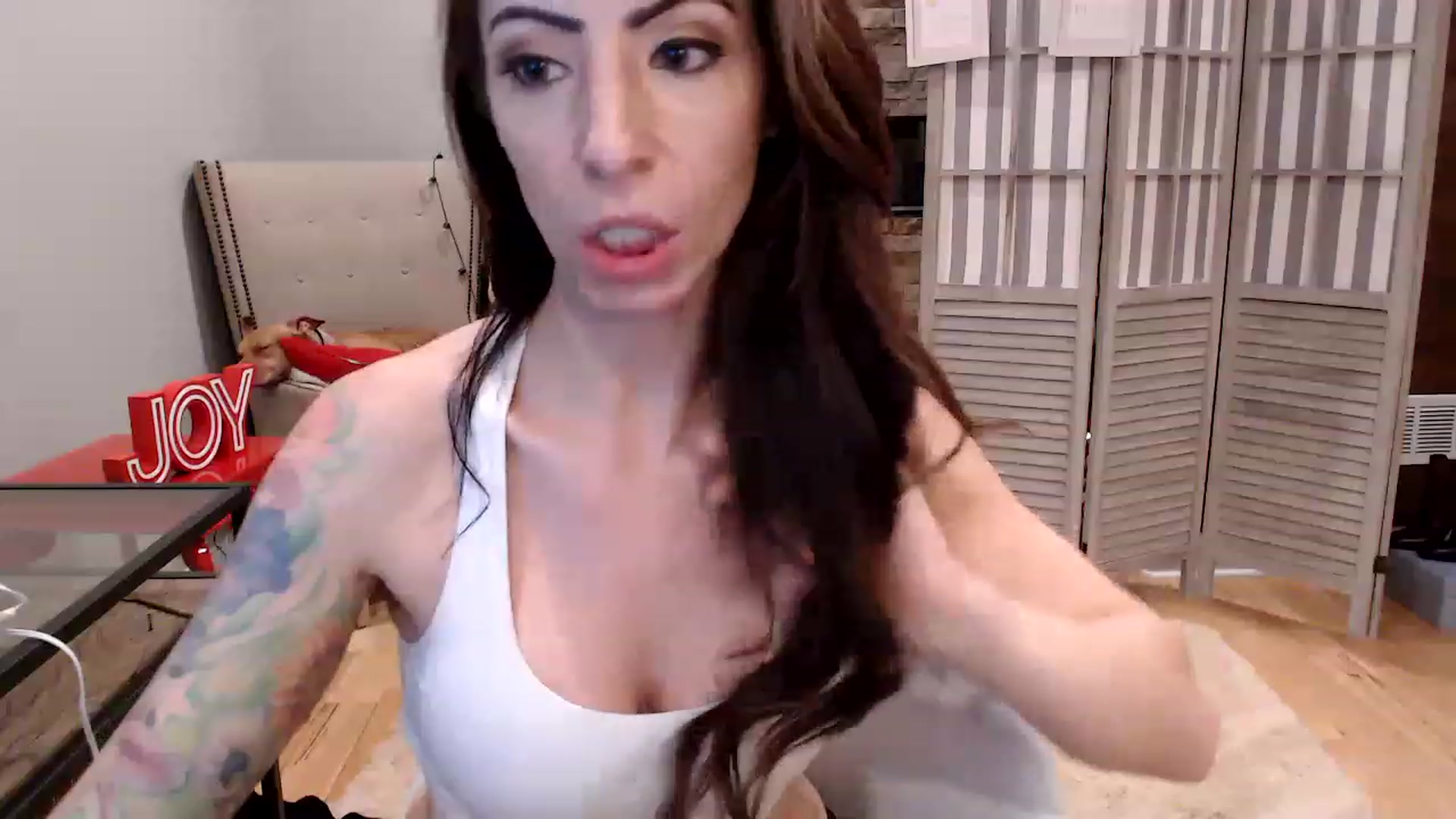 Gallery image thumbnail from AmyDay's myfreecams stream on, 12/19/2022, 01:21 image 16 of 20