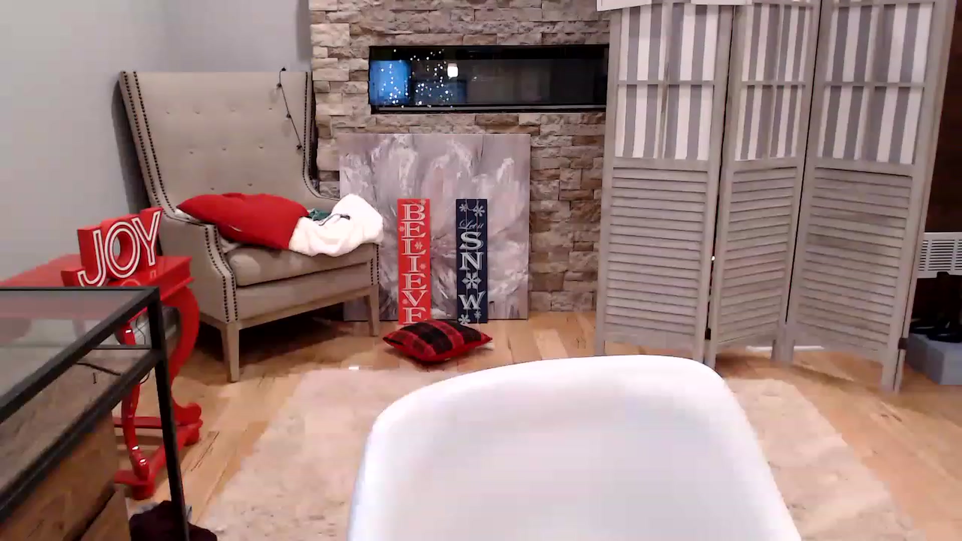 Gallery image thumbnail from AmyDay's myfreecams stream on, 12/19/2022, 02:38 image 2 of 20