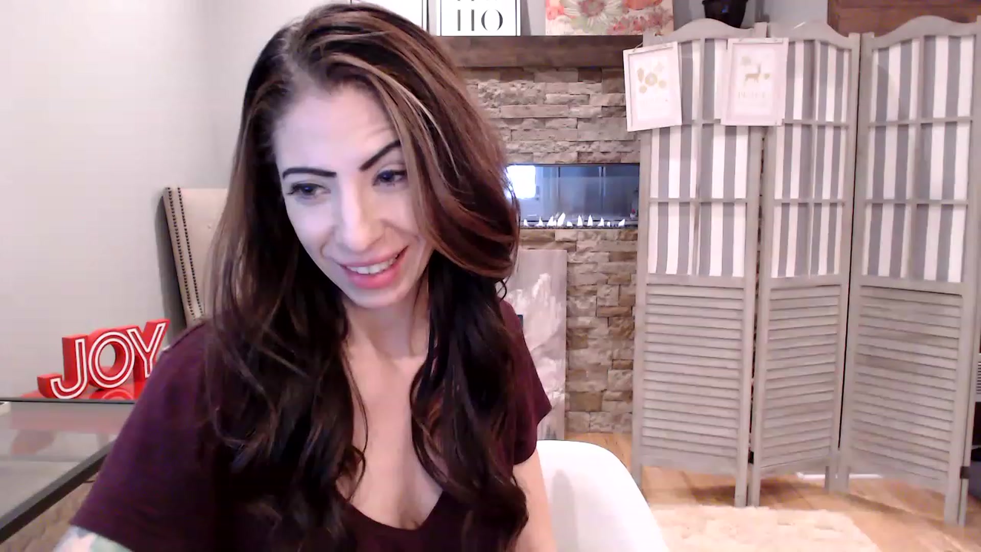 Gallery image thumbnail from AmyDay's myfreecams stream on, 12/19/2022, 19:03 image 16 of 20