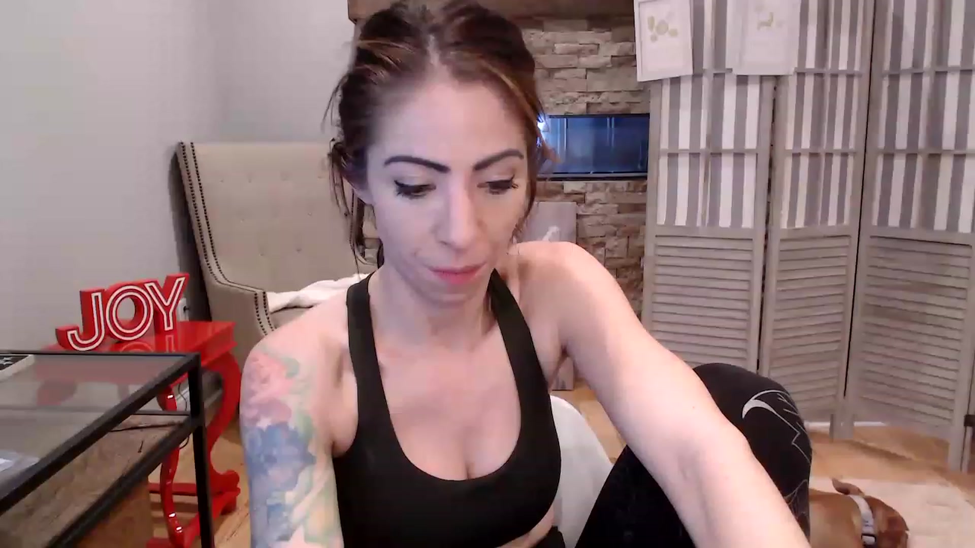 Gallery image thumbnail from AmyDay's myfreecams stream on, 12/21/2022, 19:58 image 13 of 20