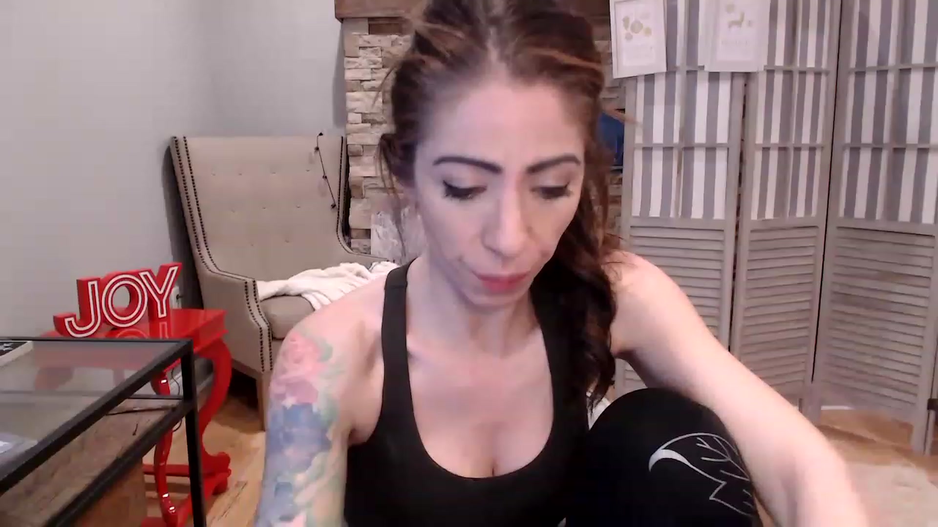 Gallery image thumbnail from AmyDay's myfreecams stream on, 12/21/2022, 19:58 image 12 of 20
