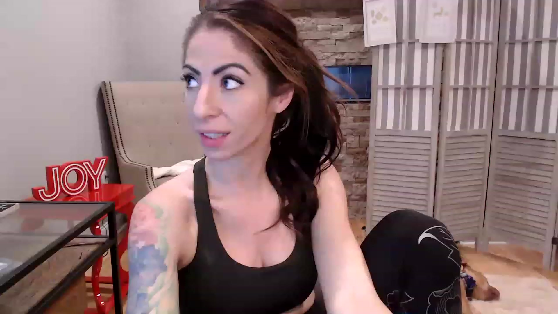 Gallery image thumbnail from AmyDay's myfreecams stream on, 12/21/2022, 19:58 image 16 of 20