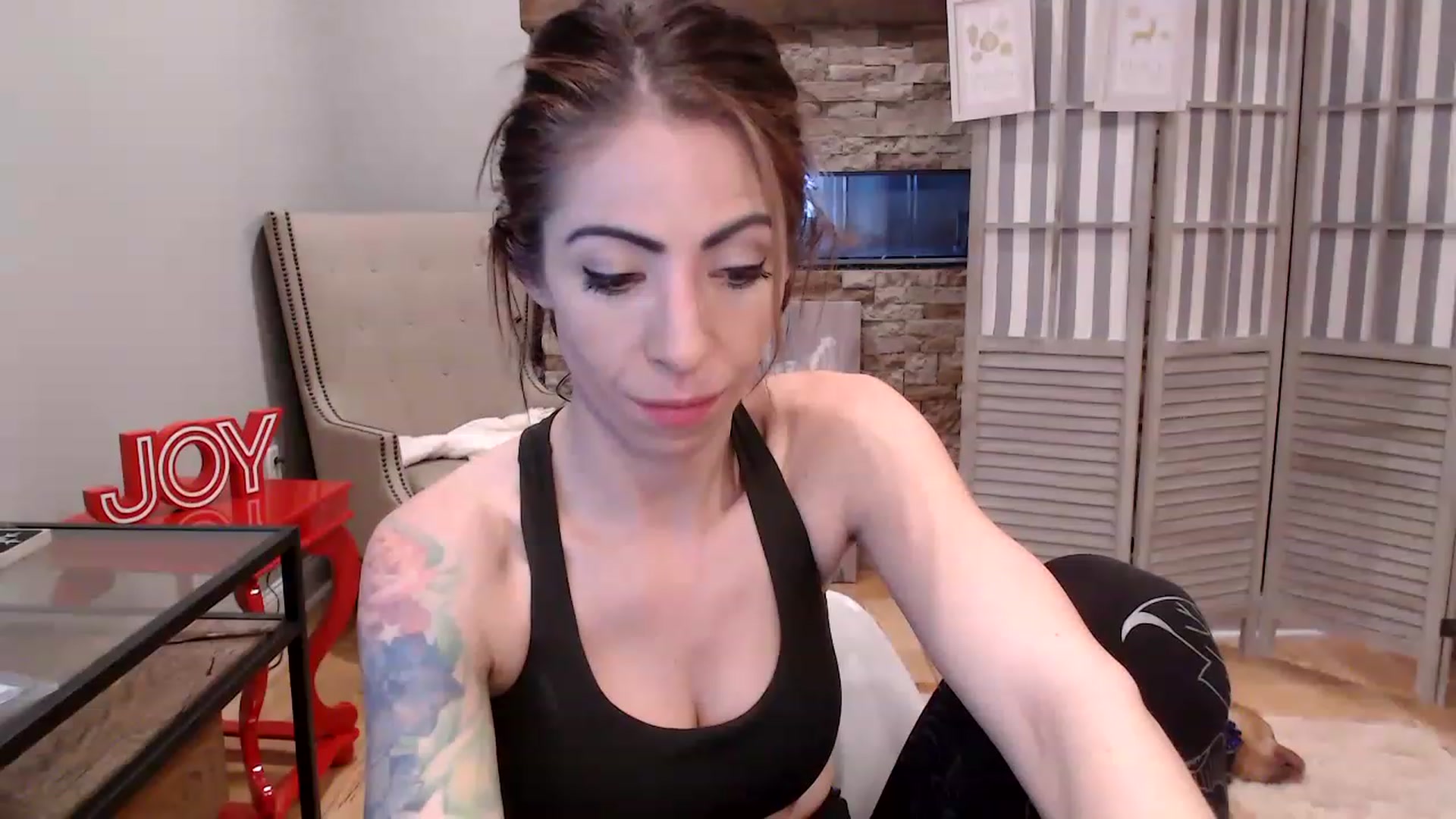 Gallery image thumbnail from AmyDay's myfreecams stream on, 12/21/2022, 19:58 image 15 of 20
