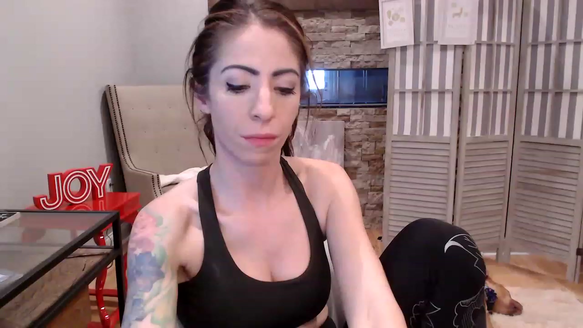 Gallery image thumbnail from AmyDay's myfreecams stream on, 12/21/2022, 19:58 image 17 of 20