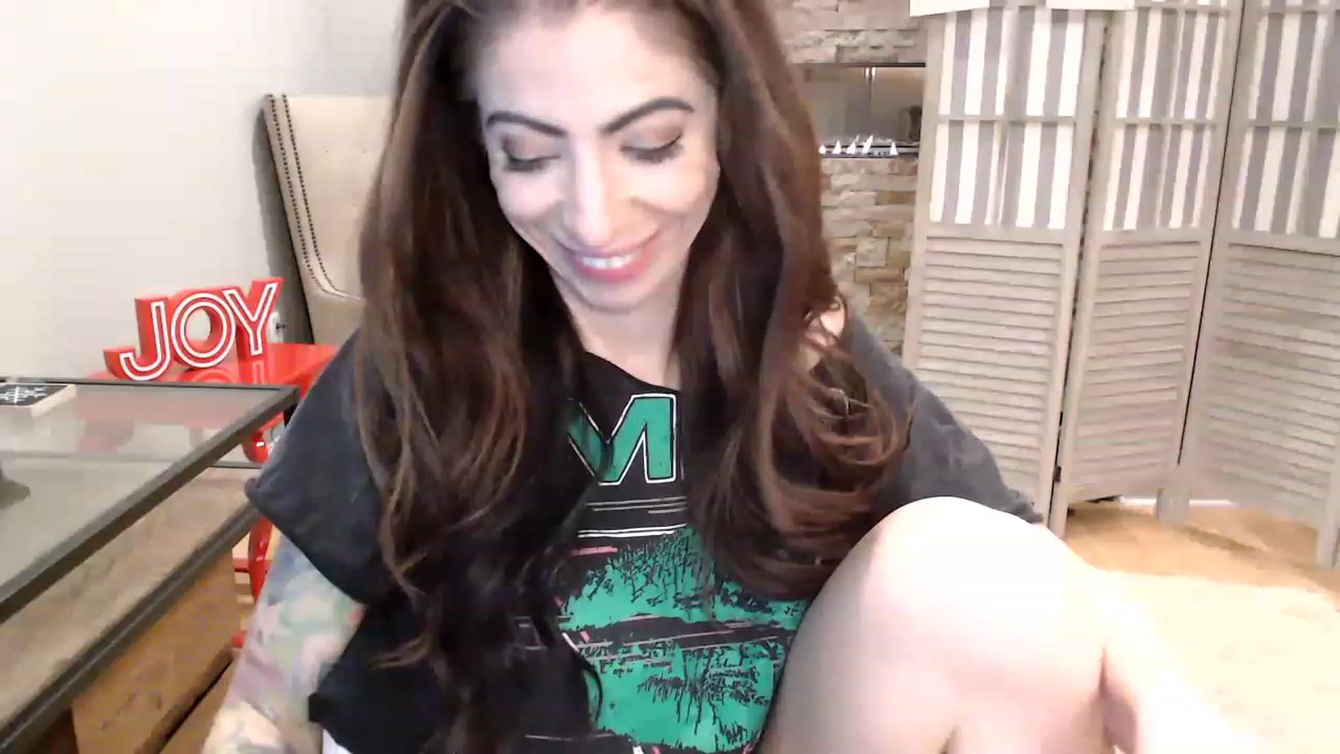 Gallery image thumbnail from AmyDay's myfreecams stream on, 12/22/2022, 07:31 image 4 of 20