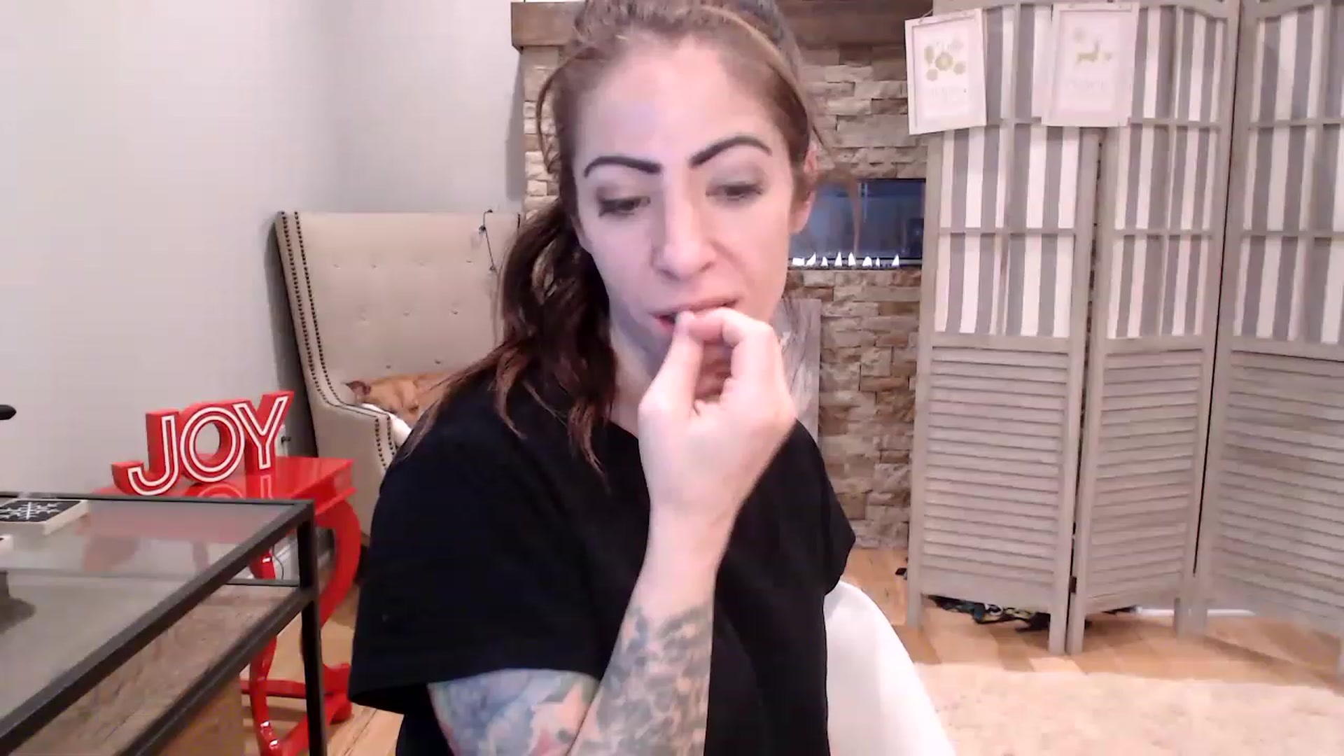 Gallery image thumbnail from AmyDay's myfreecams stream on, 12/22/2022, 18:55 image 5 of 20