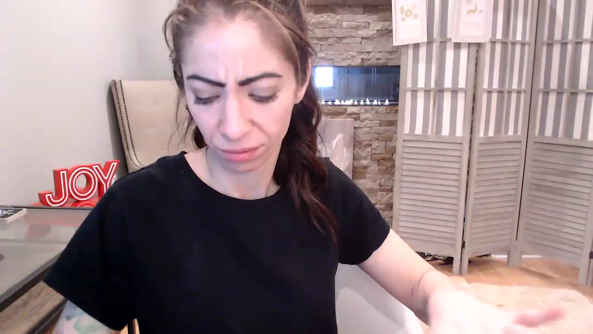 Gallery image thumbnail from AmyDay's myfreecams stream on, 12/22/2022, 18:55 image 16 of 20