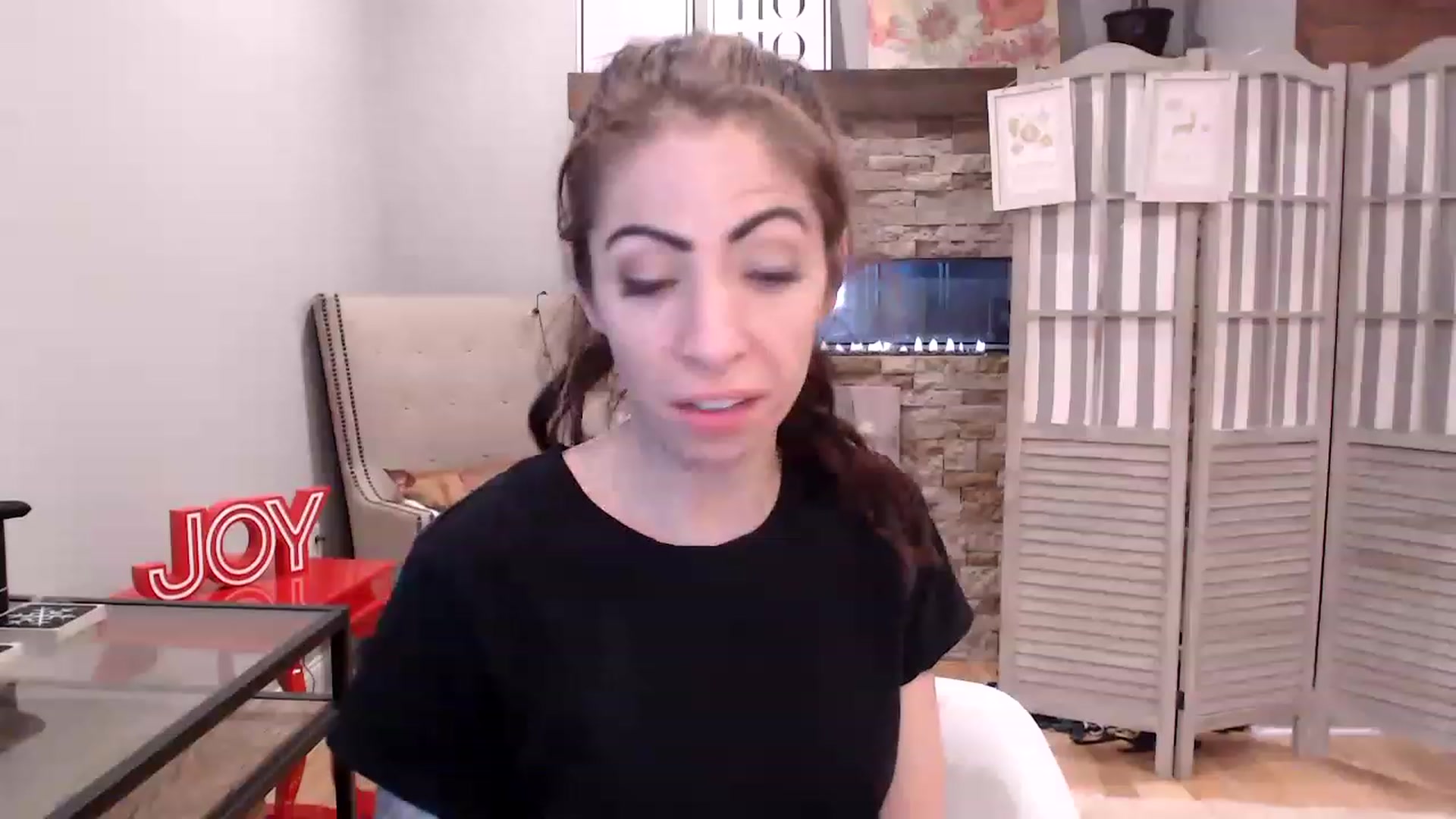 Gallery image thumbnail from AmyDay's myfreecams stream on, 12/22/2022, 18:55 image 4 of 20