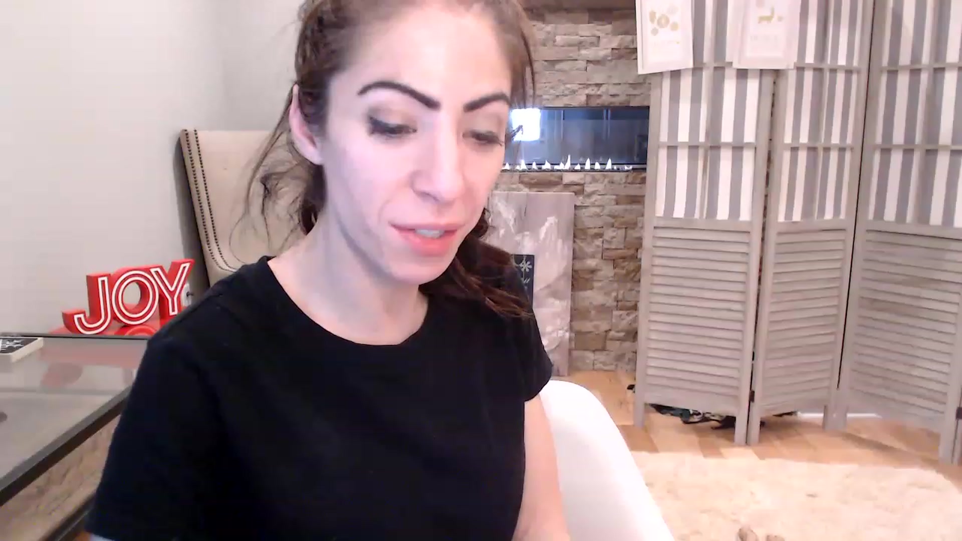 Gallery image thumbnail from AmyDay's myfreecams stream on, 12/22/2022, 18:55 image 14 of 20