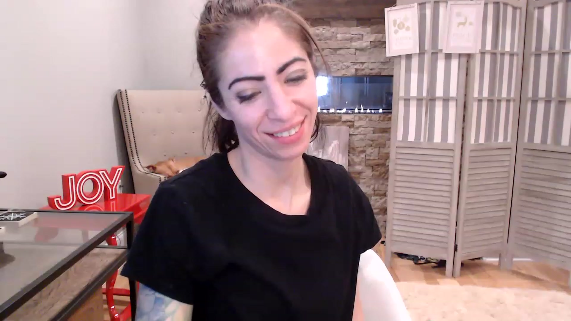 Gallery image thumbnail from AmyDay's myfreecams stream on, 12/22/2022, 18:55 image 7 of 20