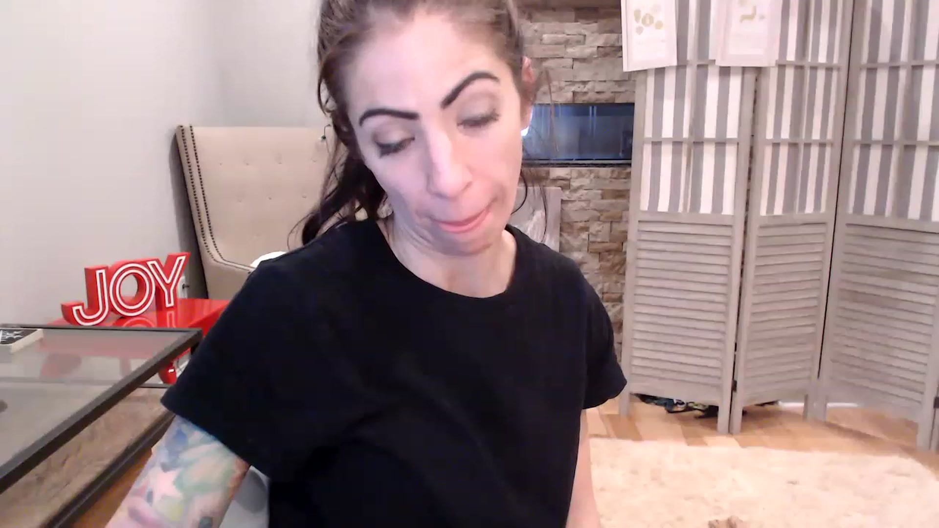 Gallery image thumbnail from AmyDay's myfreecams stream on, 12/22/2022, 18:55 image 18 of 20