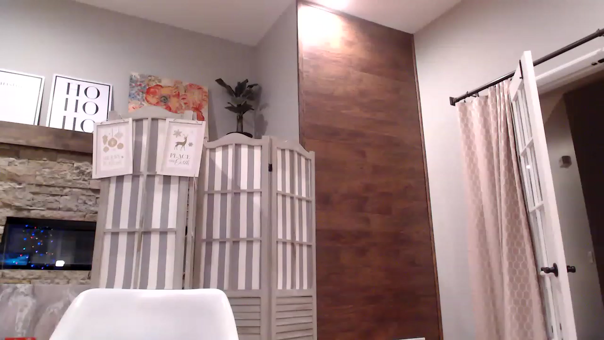 Gallery image thumbnail from AmyDay's myfreecams stream on, 01/03/2023, 24:30 image 13 of 20