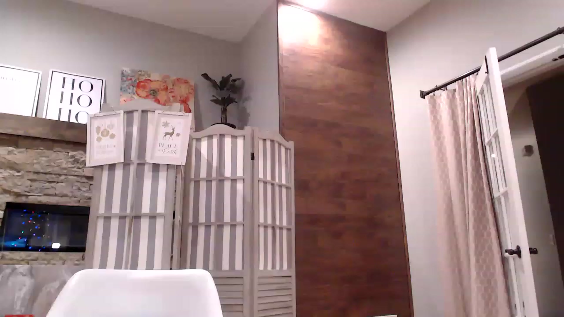 Gallery image thumbnail from AmyDay's myfreecams stream on, 01/03/2023, 24:30 image 15 of 20