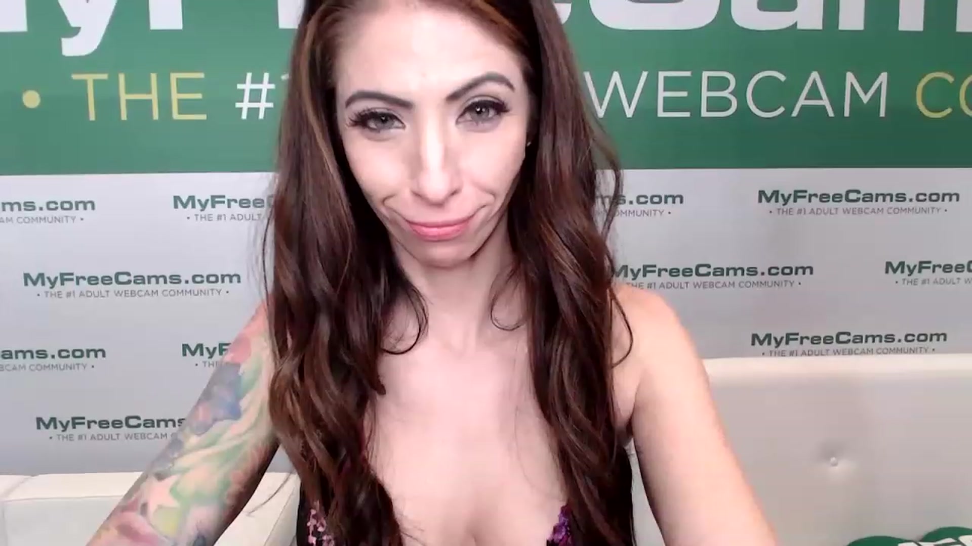 Gallery image thumbnail from AmyDay's myfreecams stream on, 01/05/2023, 01:41 image 15 of 20