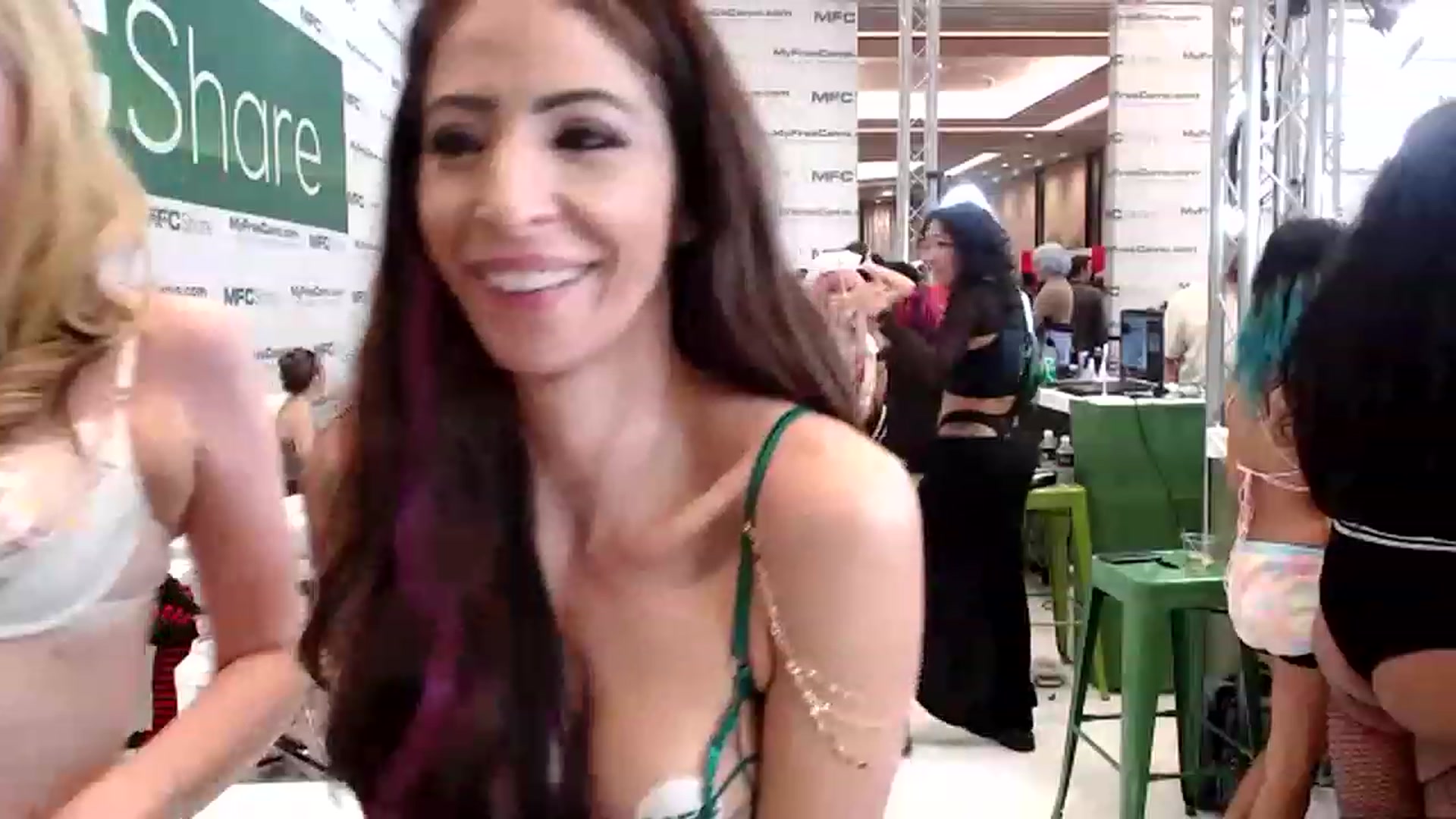 Gallery image thumbnail from AmyDay's myfreecams stream on, 01/06/2023, 24:40 image 20 of 20