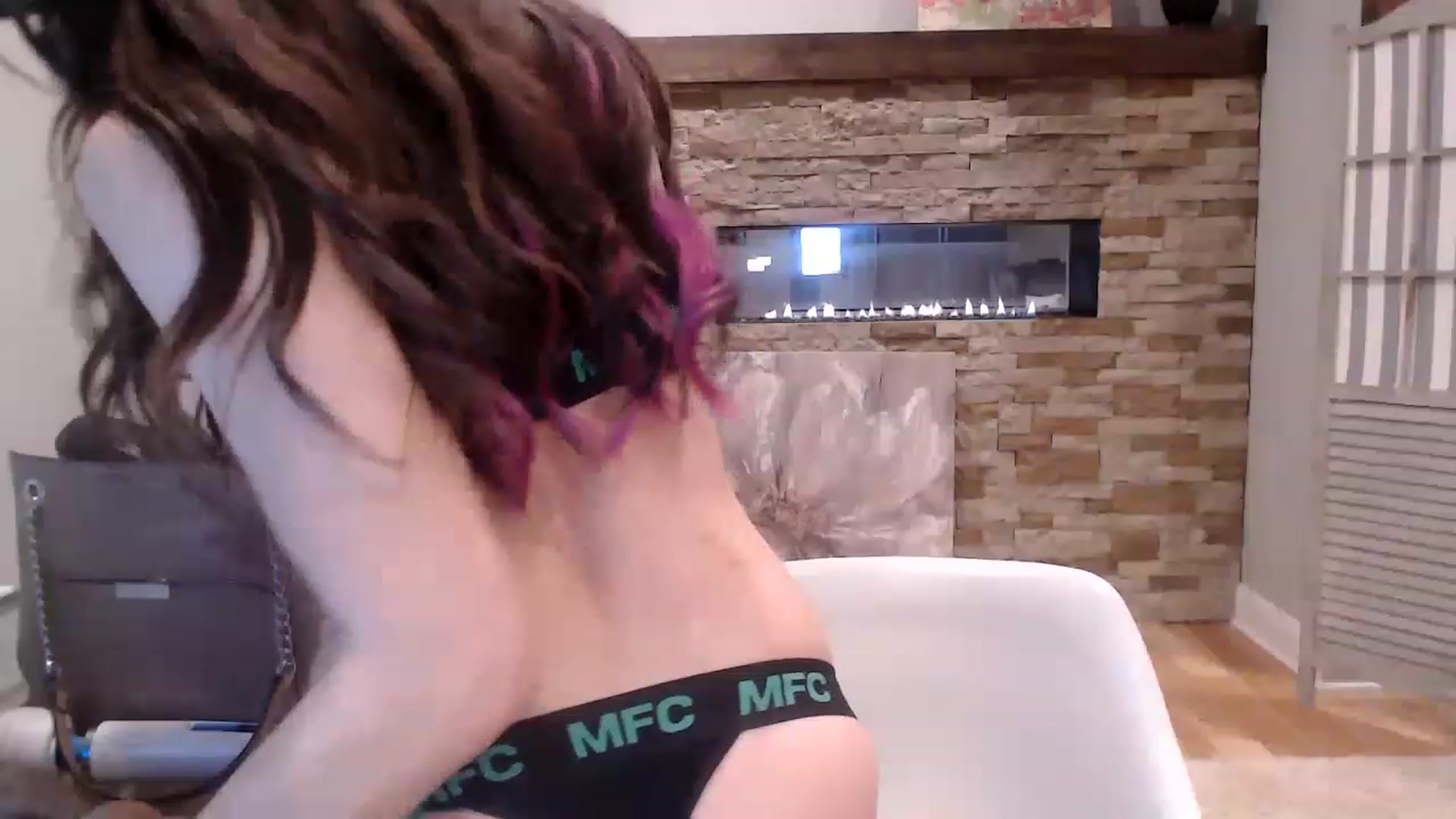 Gallery image thumbnail from AmyDay's myfreecams stream on, 01/17/2023, 16:10 image 15 of 20