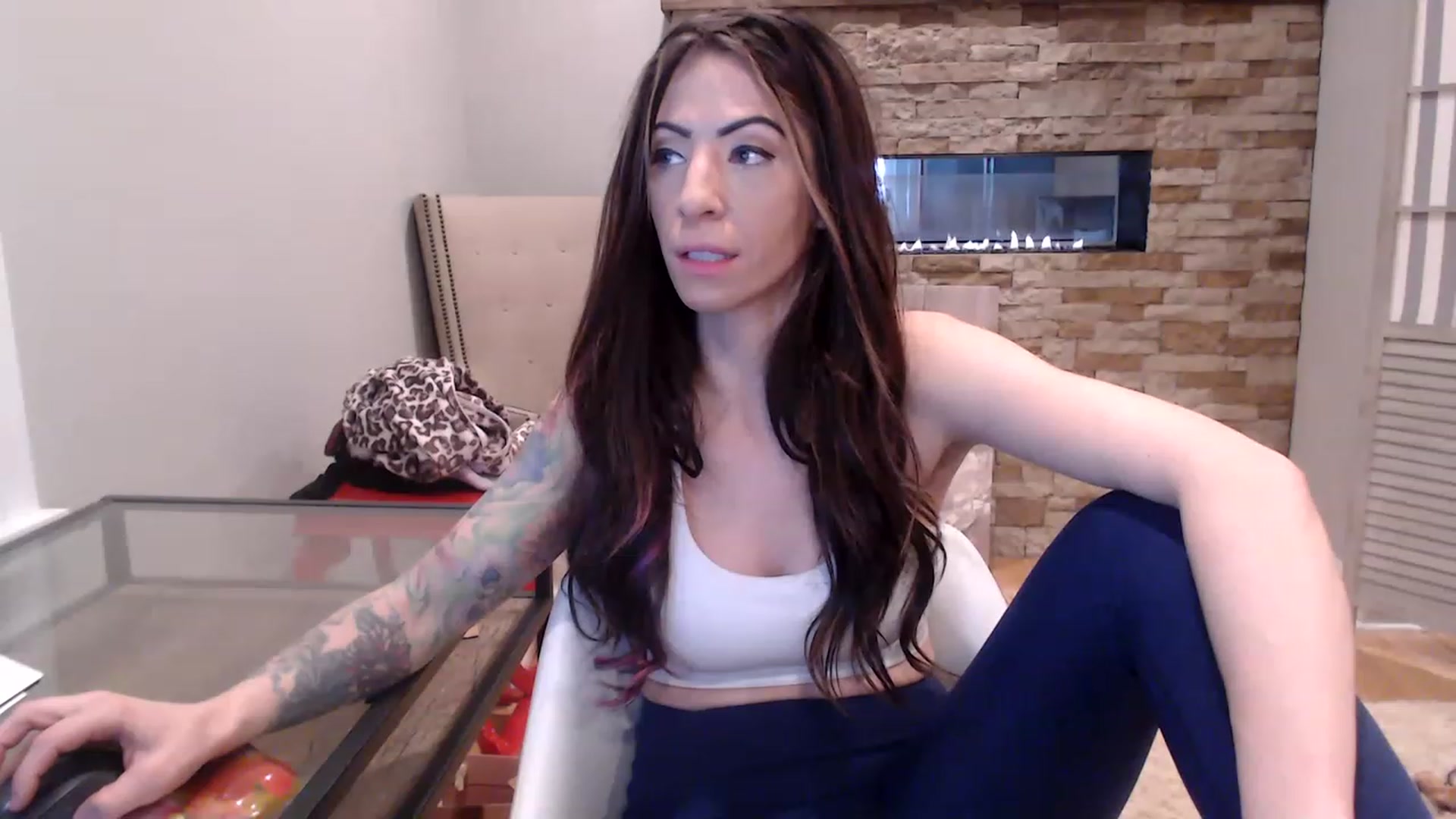 Gallery image thumbnail from AmyDay's myfreecams stream on, 01/18/2023, 19:03 image 15 of 20