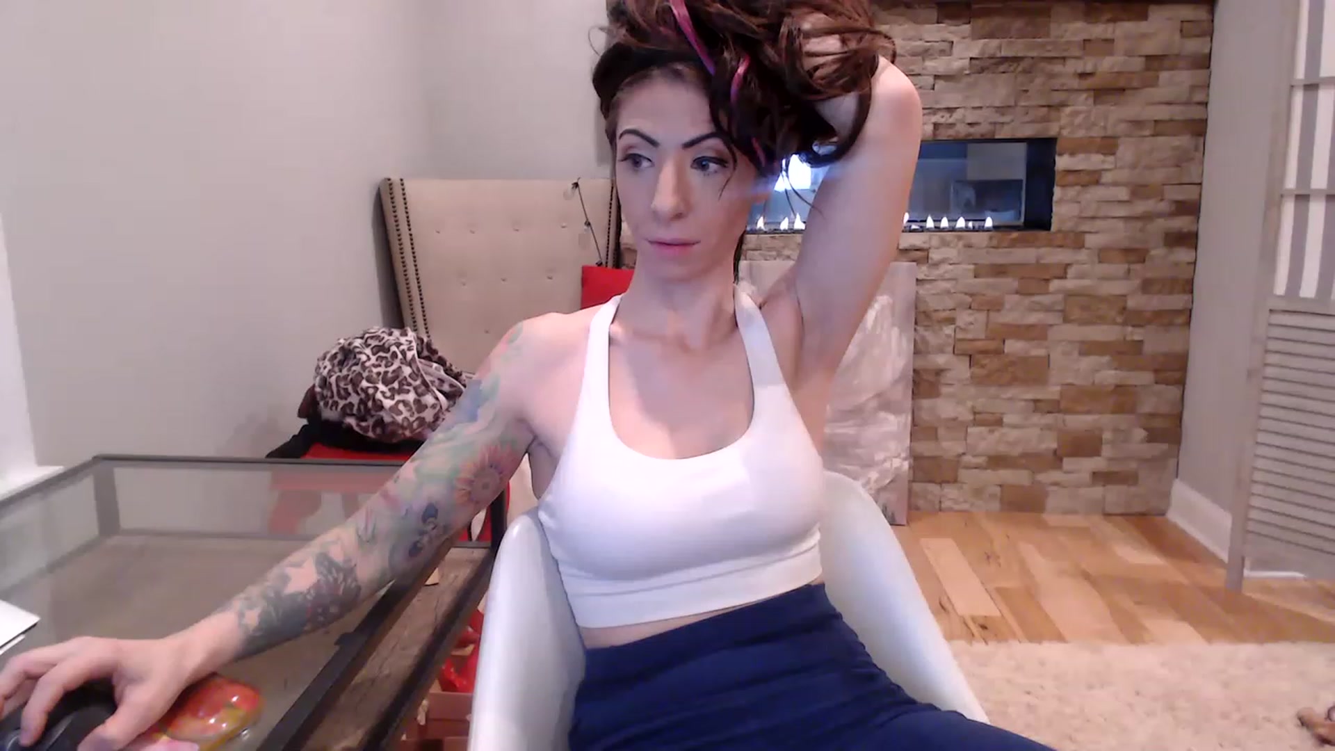 Gallery image thumbnail from AmyDay's myfreecams stream on, 01/18/2023, 19:03 image 17 of 20