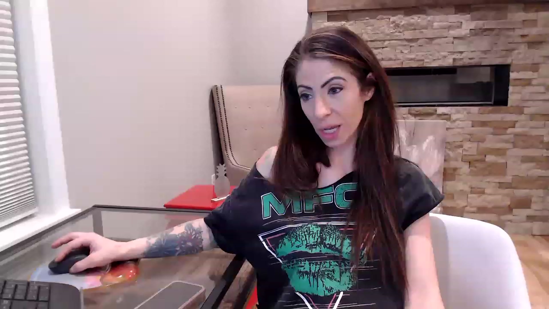 Gallery image thumbnail from AmyDay's myfreecams stream on, 02/09/2023, 07:35 image 6 of 20