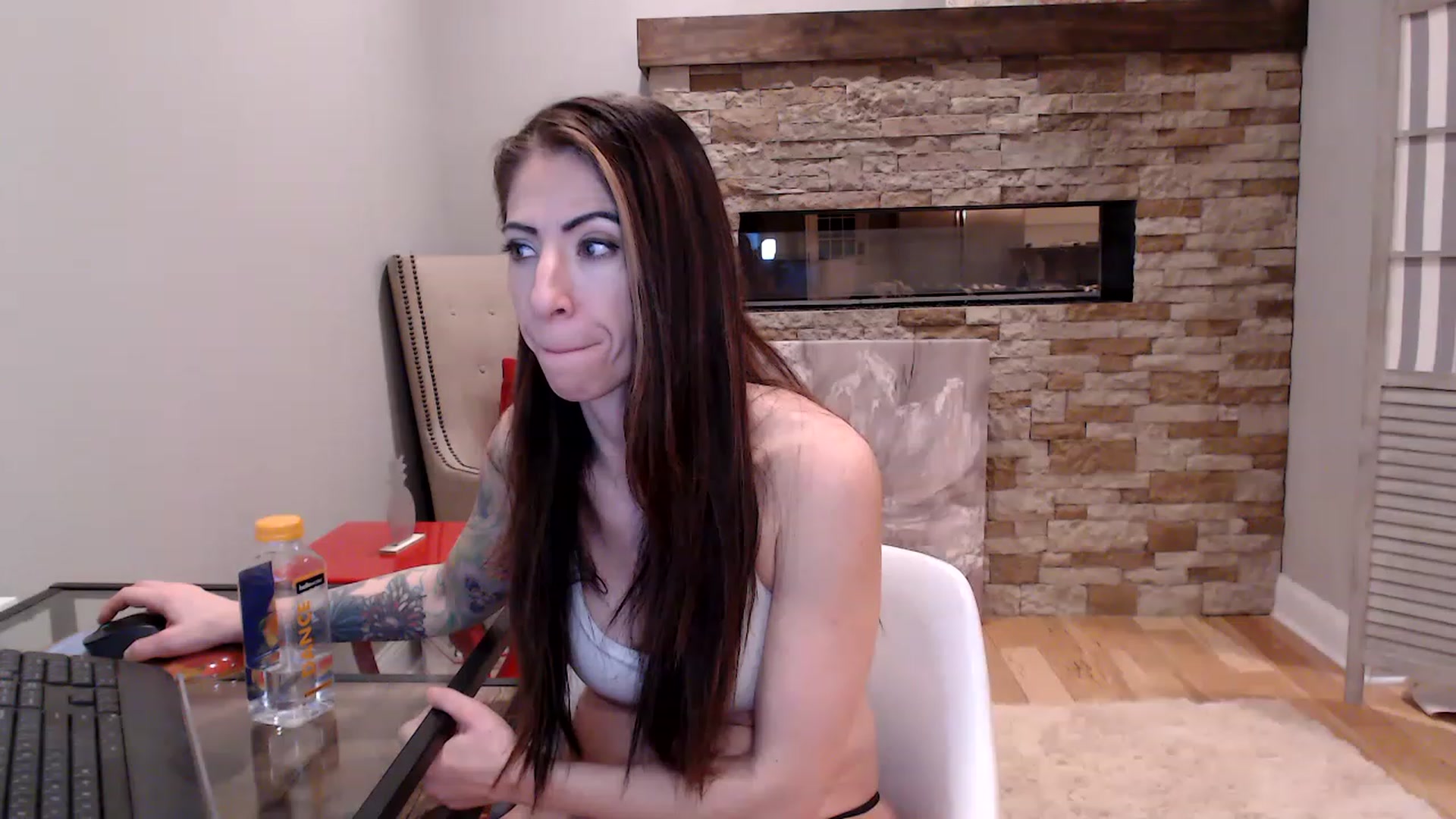 Gallery image thumbnail from AmyDay's myfreecams stream on, 02/13/2023, 08:00 image 10 of 20
