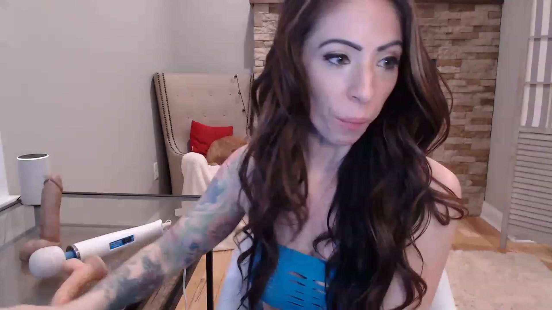 Gallery image thumbnail from AmyDay's myfreecams stream on, 03/01/2023, 17:52 image 15 of 20