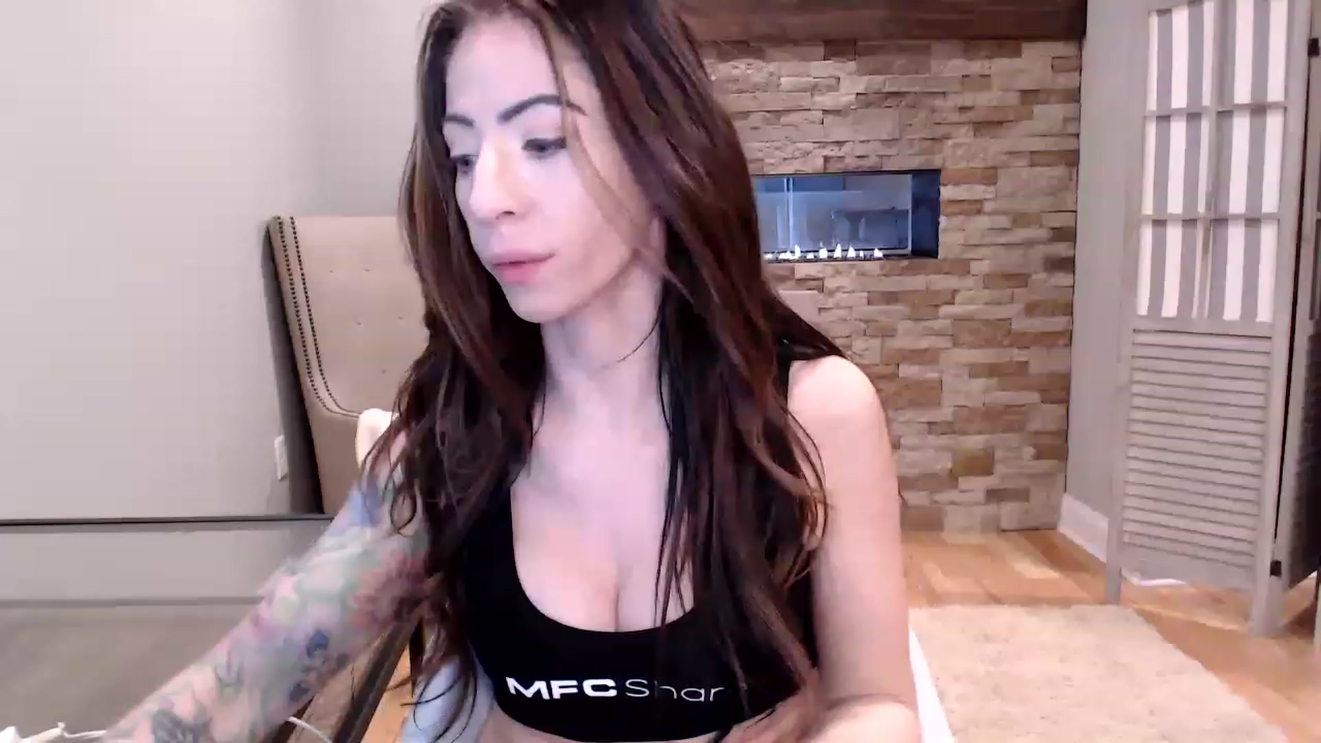 Gallery image thumbnail from AmyDay's myfreecams stream on, 03/08/2023, 18:36 image 15 of 20