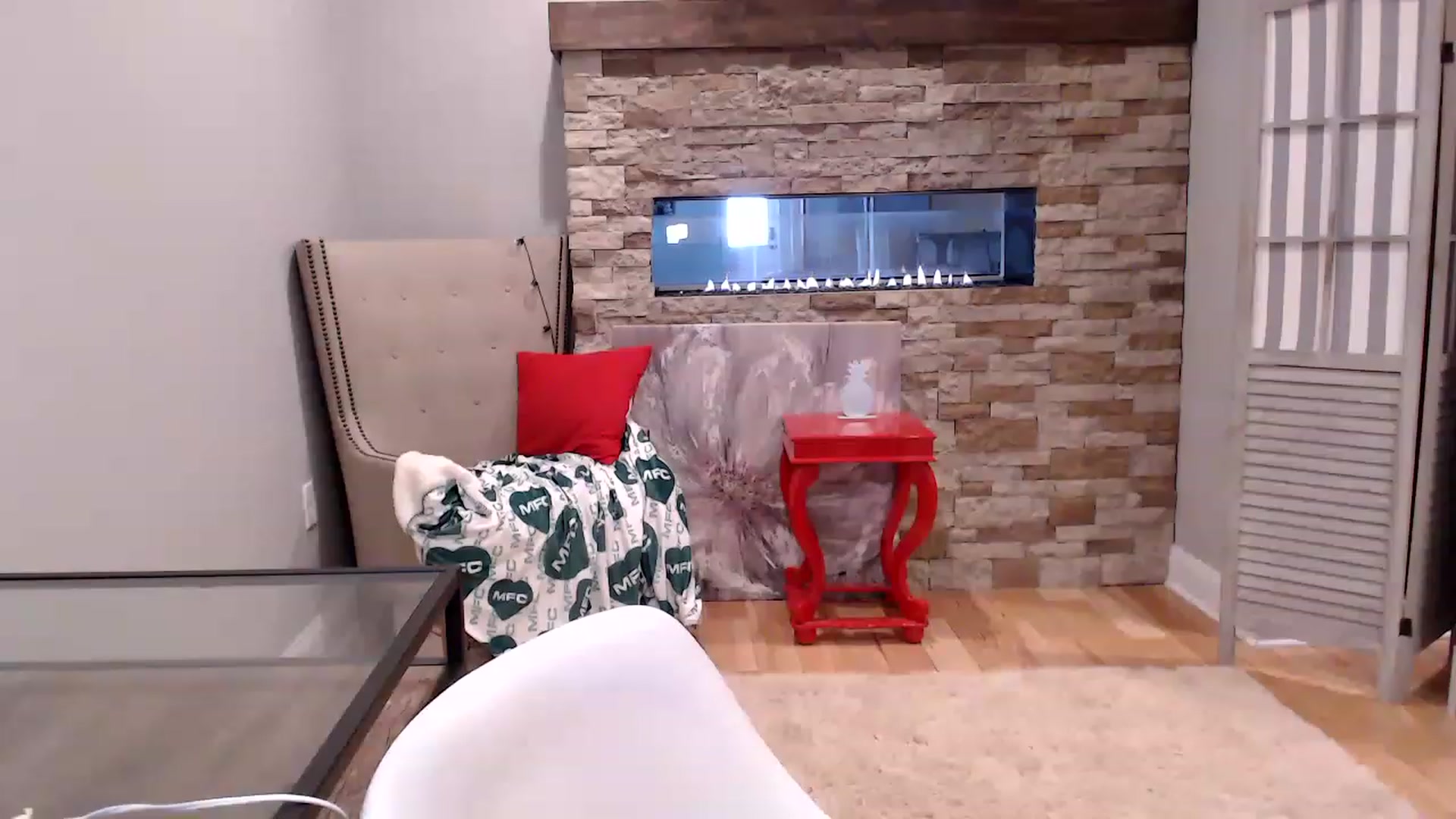 Gallery image thumbnail from AmyDay's myfreecams stream on, 03/08/2023, 18:36 image 8 of 20
