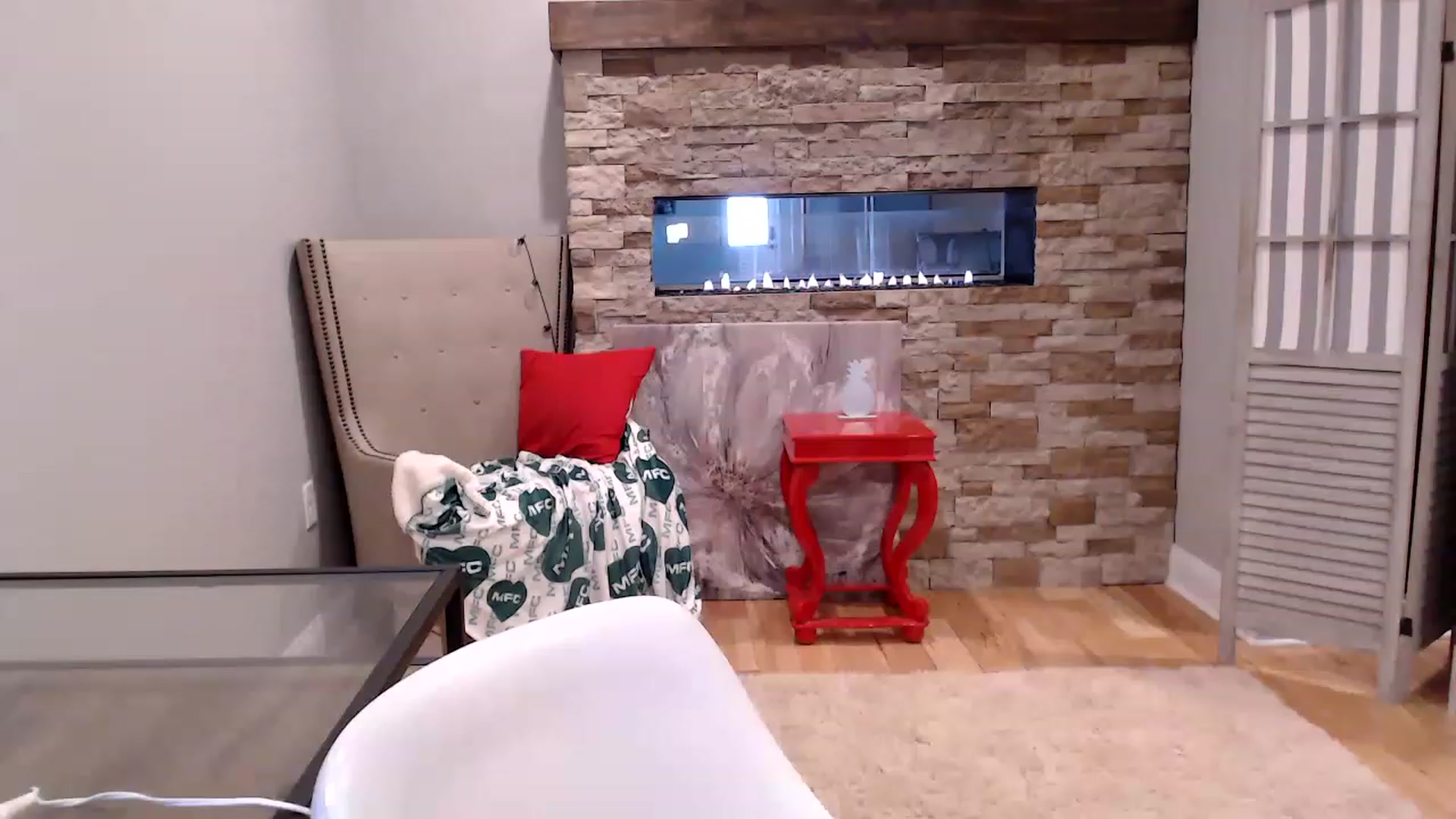 Gallery image thumbnail from AmyDay's myfreecams stream on, 03/08/2023, 18:36 image 14 of 20