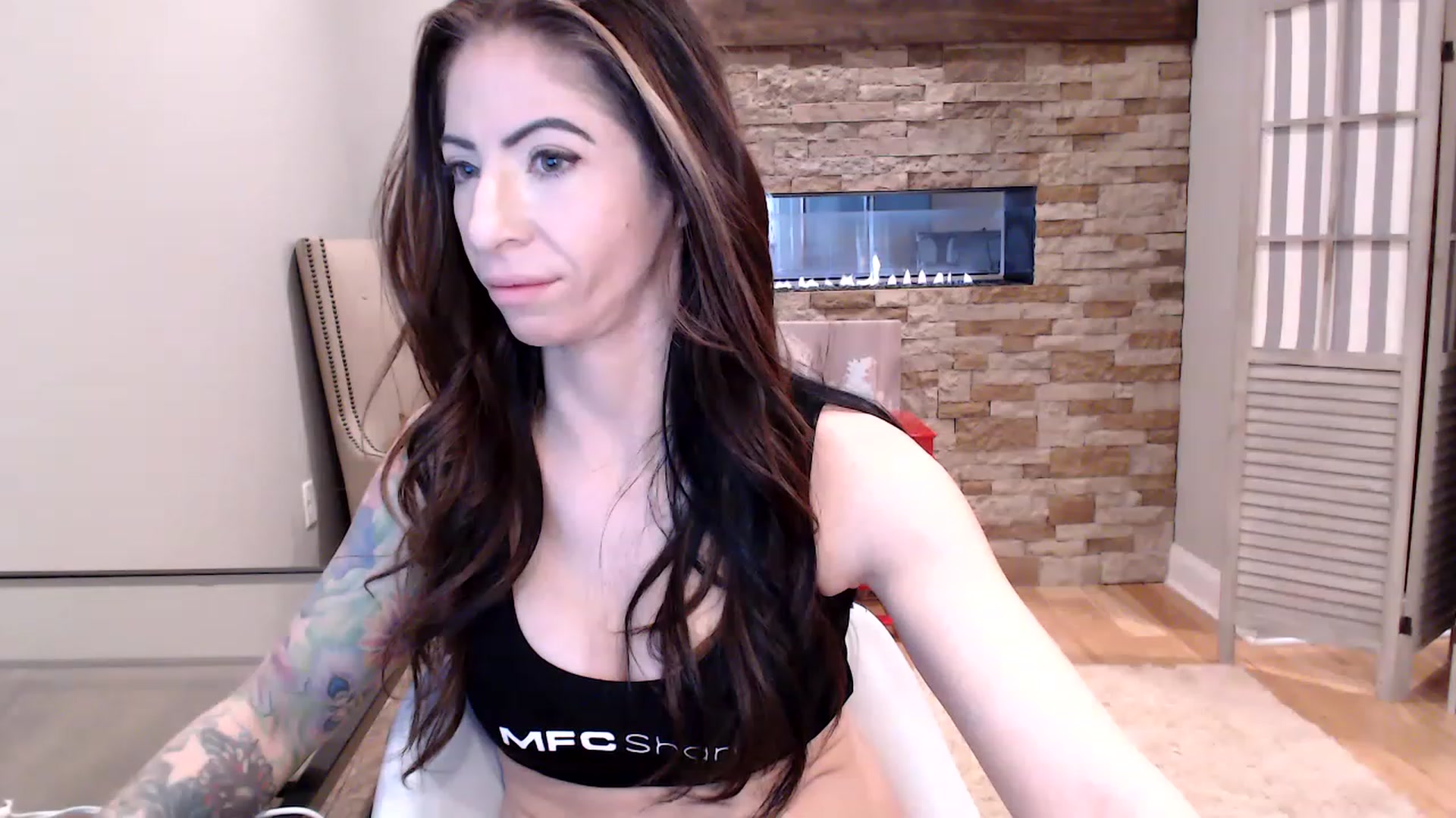 Gallery image thumbnail from AmyDay's myfreecams stream on, 03/08/2023, 18:36 image 1 of 20