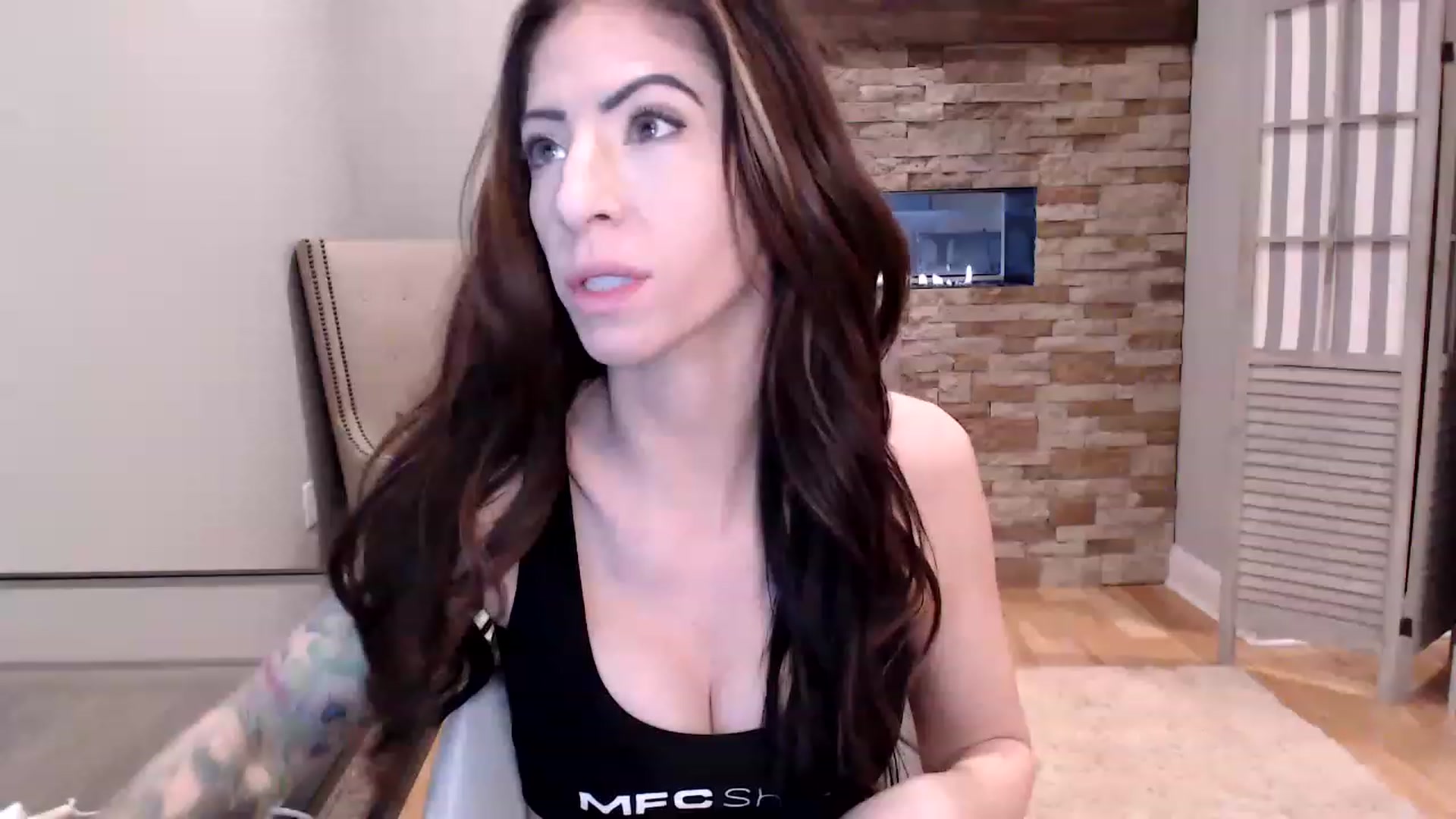 Gallery image thumbnail from AmyDay's myfreecams stream on, 03/08/2023, 18:36 image 9 of 20