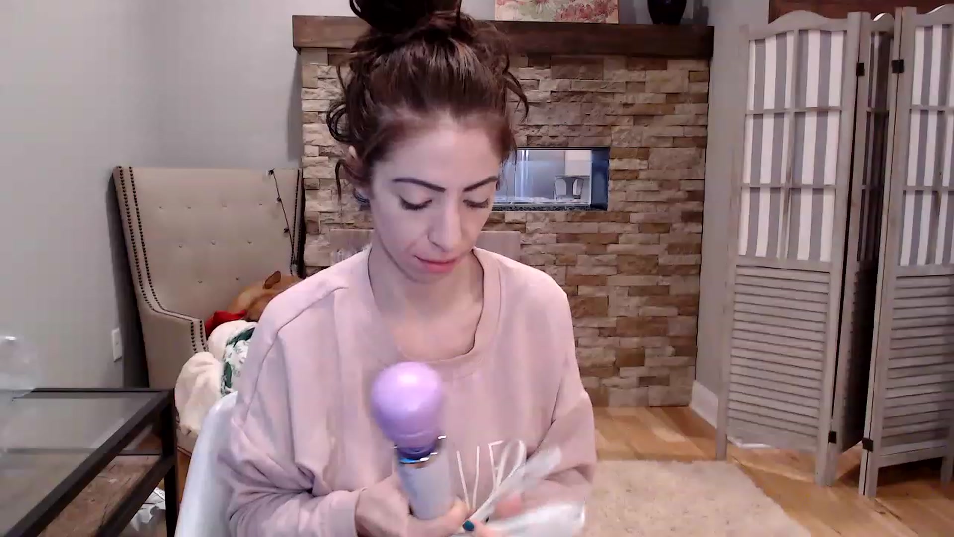Gallery image thumbnail from AmyDay's myfreecams stream on, 03/09/2023, 19:01 image 6 of 20