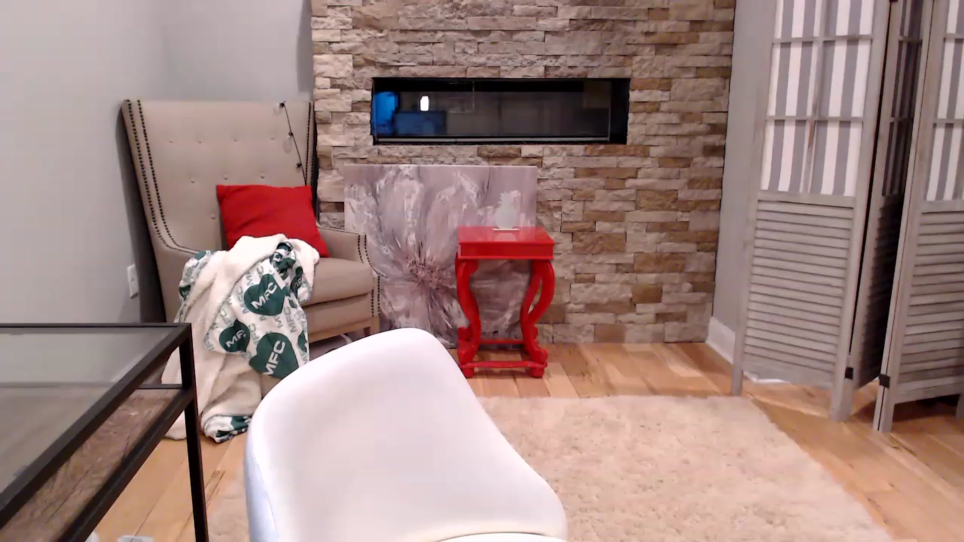 Gallery image thumbnail from AmyDay's myfreecams stream on, 03/10/2023, 07:36 image 13 of 20