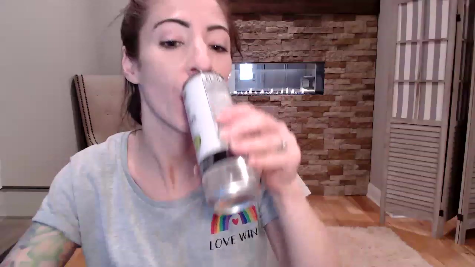 Gallery image thumbnail from AmyDay's myfreecams stream on, 03/17/2023, 18:04 image 4 of 20