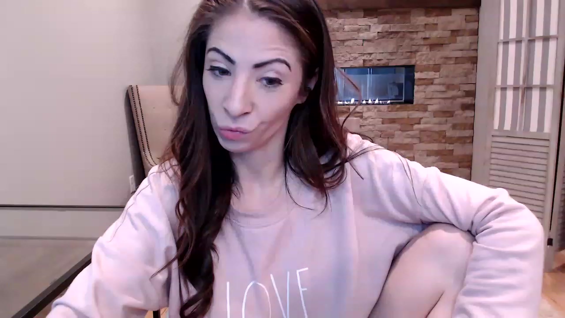 Gallery image thumbnail from AmyDay's myfreecams stream on, 03/28/2023, 17:42 image 12 of 20