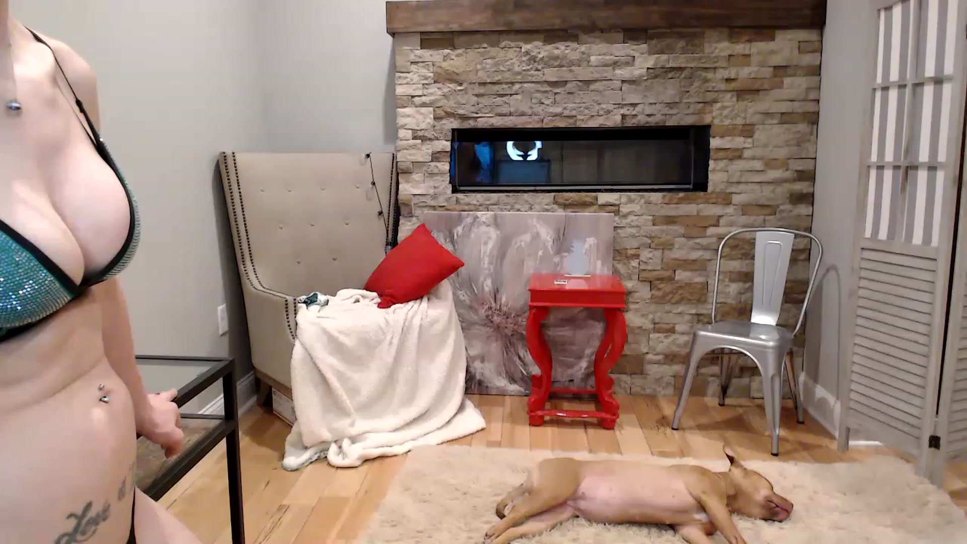 Gallery image thumbnail from AmyDay's myfreecams stream on, 04/17/2023, 05:53 image 10 of 20