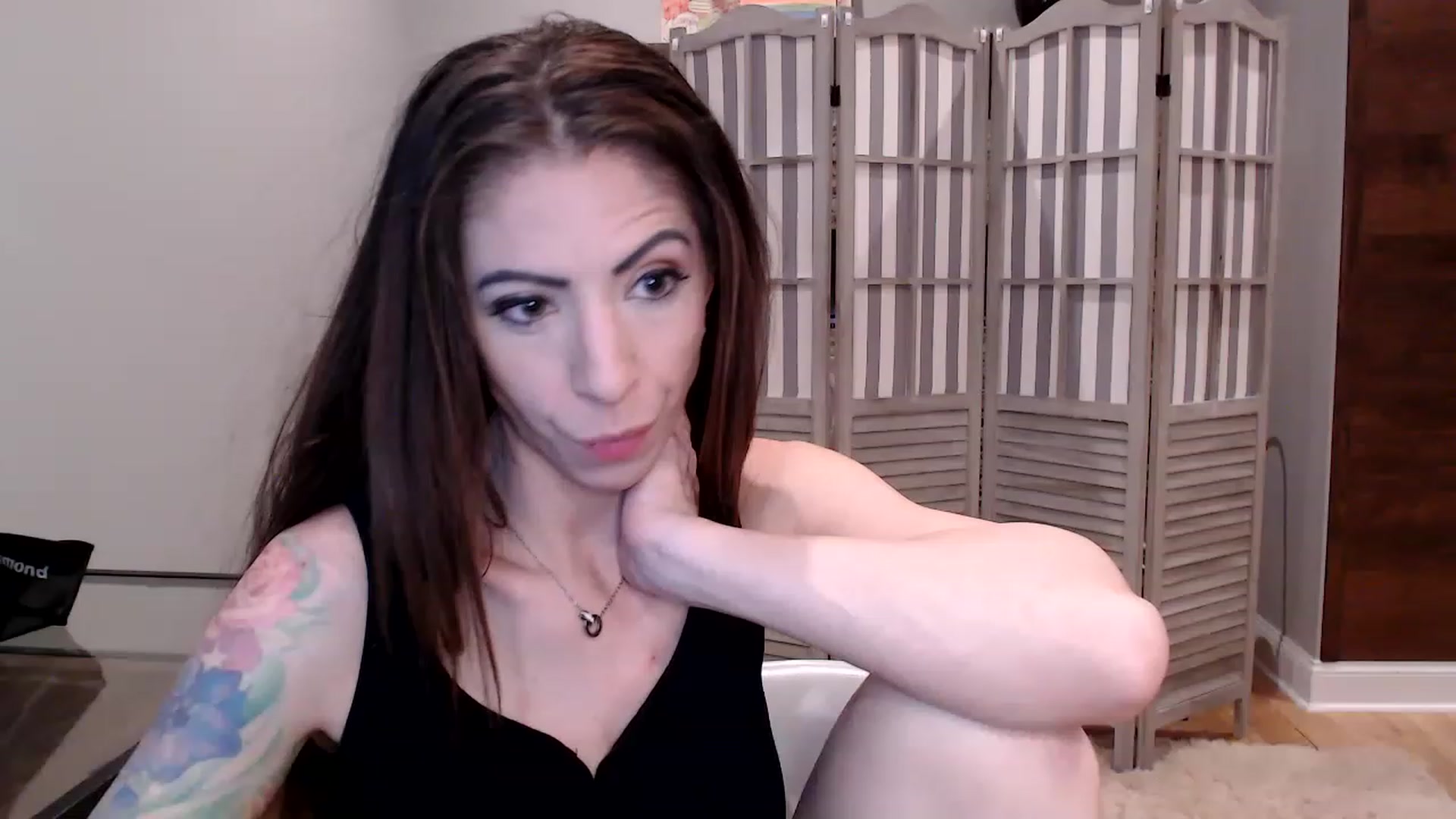Gallery image thumbnail from AmyDay's myfreecams stream on, 04/19/2023, 04:04 image 4 of 20