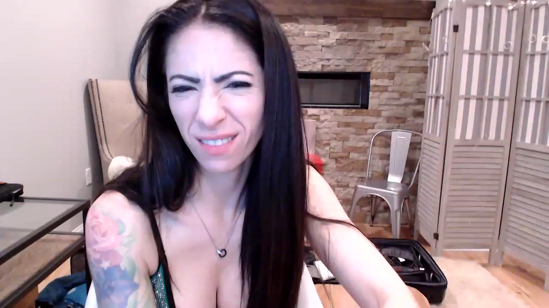 Gallery image thumbnail from AmyDay's myfreecams stream on, 04/21/2023, 05:00 image 18 of 20