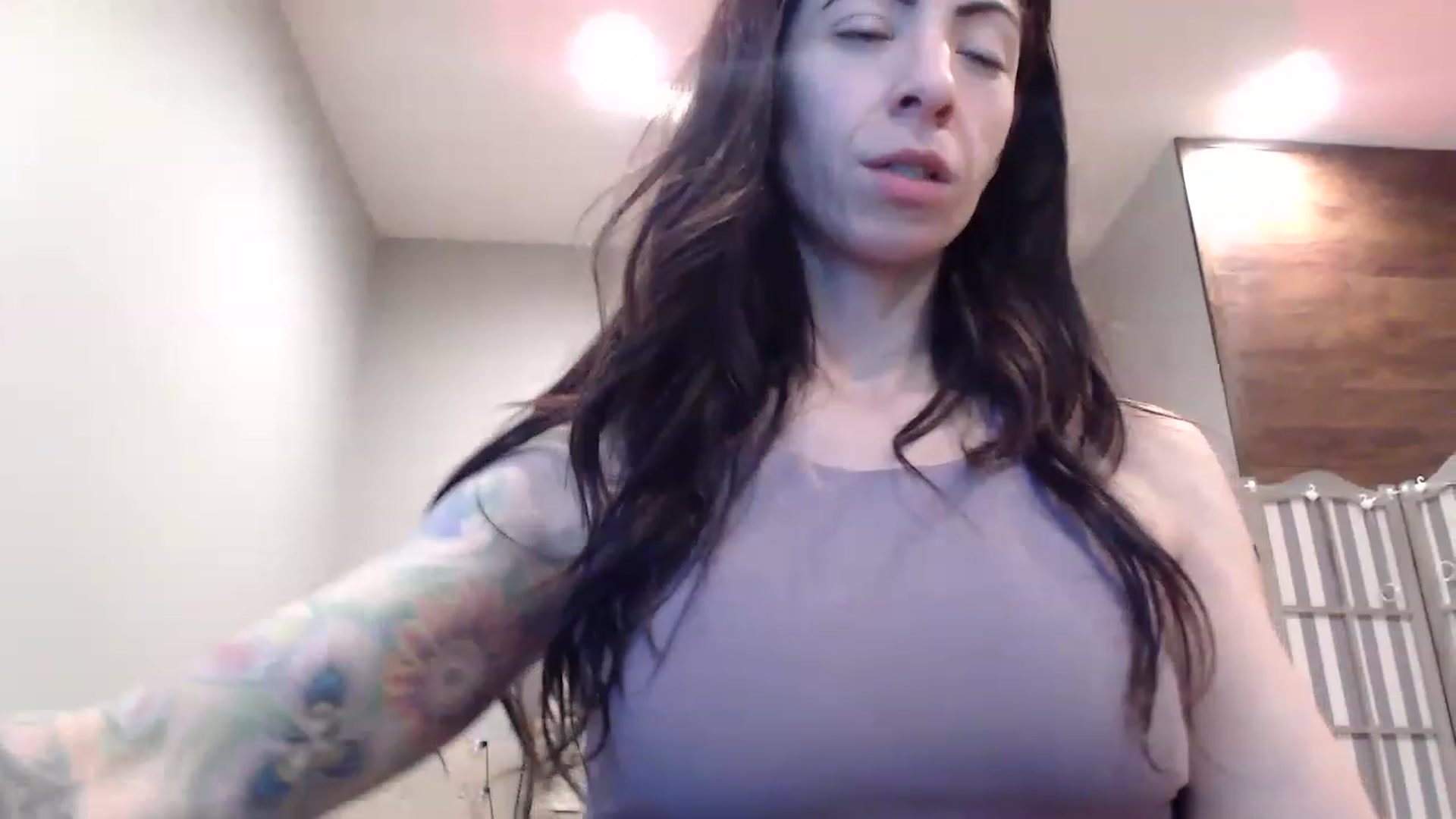 Gallery image thumbnail from AmyDay's myfreecams stream on, 05/01/2023, 18:02 image 7 of 20