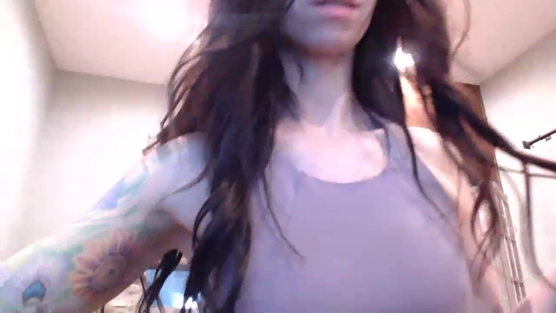 Gallery image thumbnail from AmyDay's myfreecams stream on, 05/01/2023, 18:02 image 16 of 20