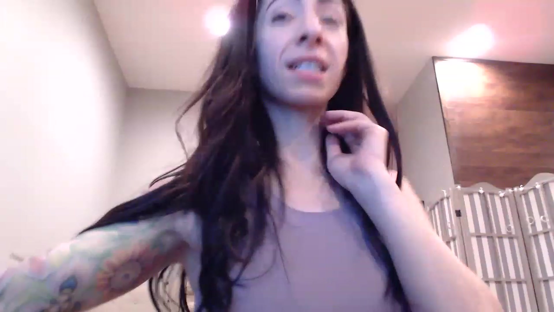 Gallery image thumbnail from AmyDay's myfreecams stream on, 05/01/2023, 18:02 image 10 of 20