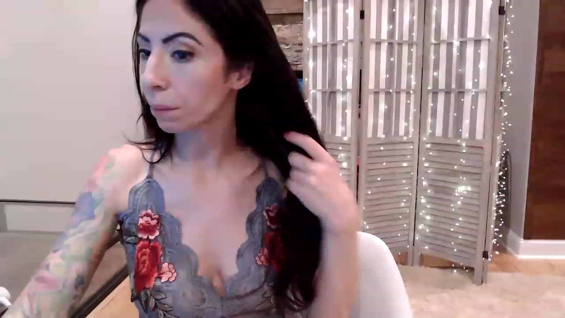 Gallery image thumbnail from AmyDay's myfreecams stream on, 05/03/2023, 04:25 image 12 of 20