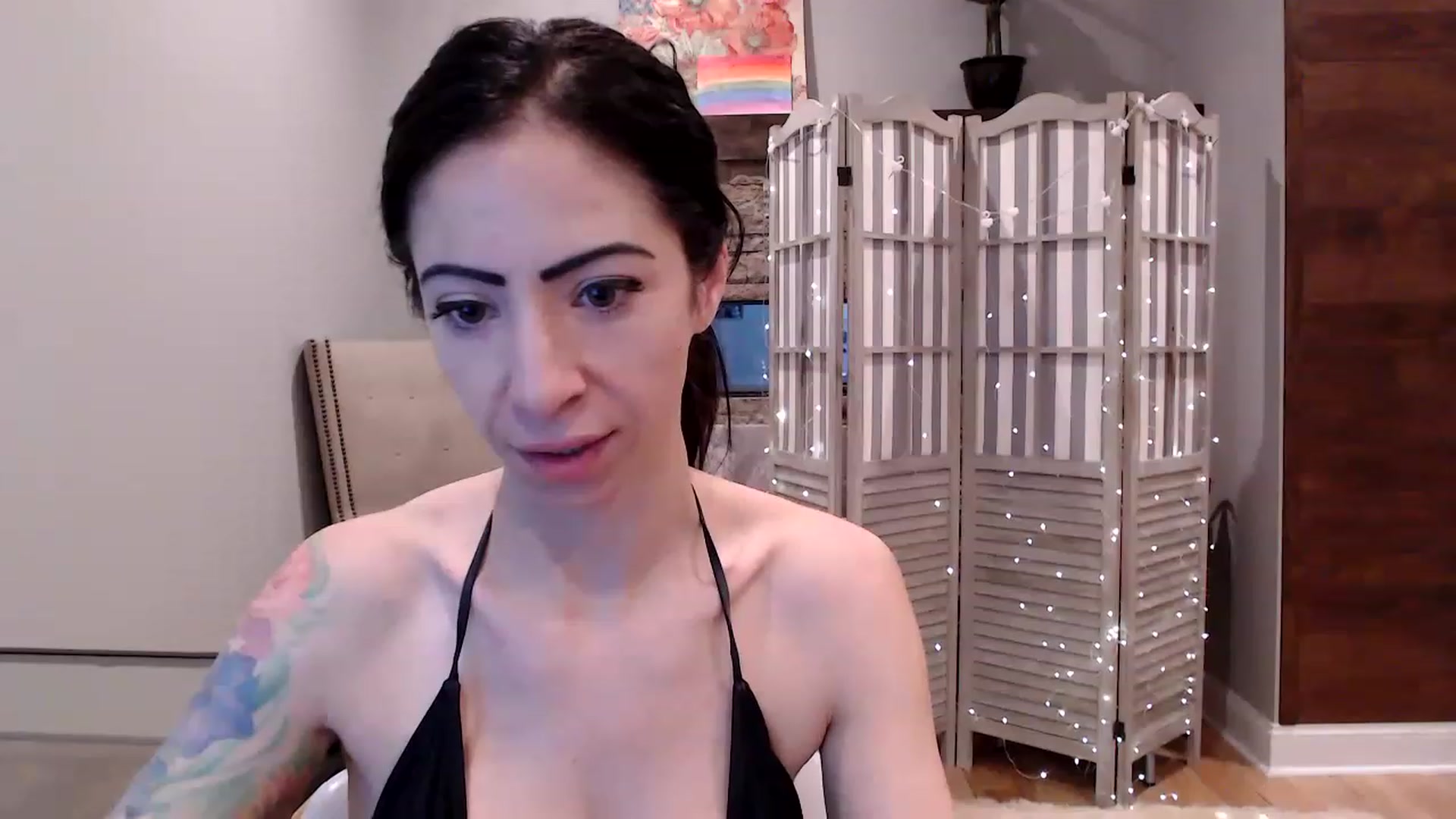 Gallery image thumbnail from AmyDay's myfreecams stream on, 05/04/2023, 16:48 image 4 of 20