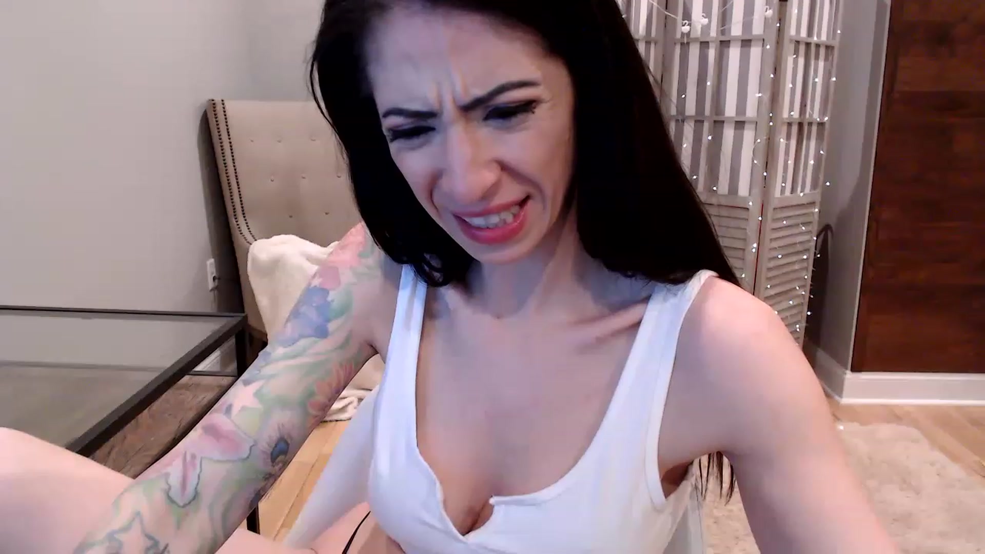 Gallery image thumbnail from AmyDay's myfreecams stream on, 05/07/2023, 04:54 image 15 of 20
