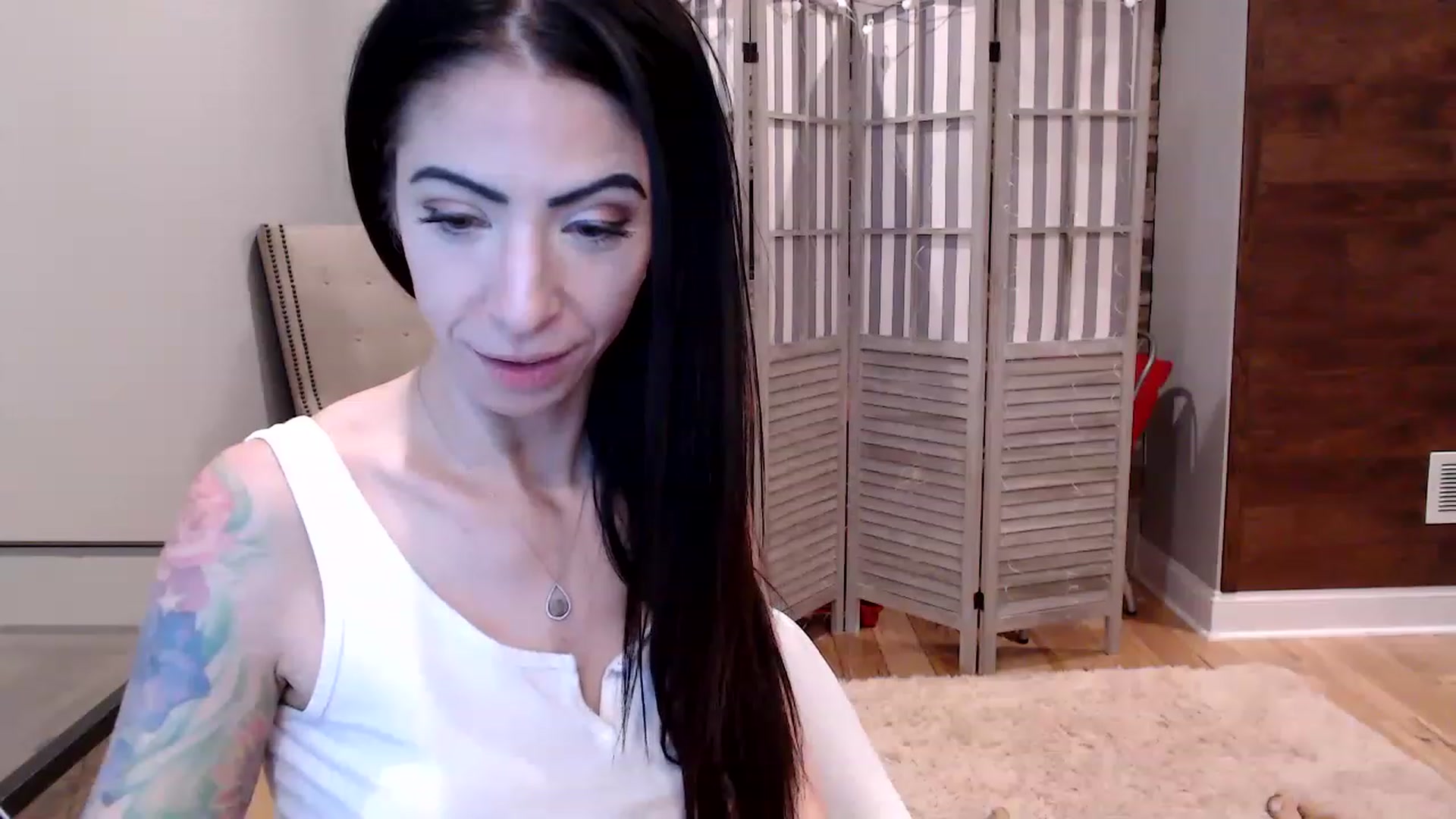 Gallery image thumbnail from AmyDay's myfreecams stream on, 05/12/2023, 06:40 image 4 of 20