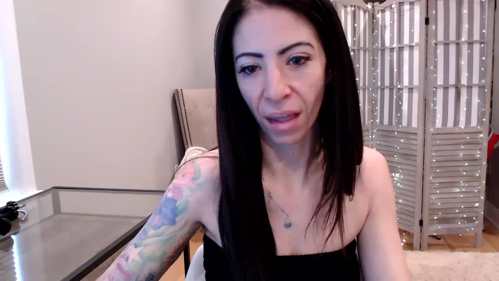 Gallery image thumbnail from AmyDay's myfreecams stream on, 05/12/2023, 18:09 image 18 of 20
