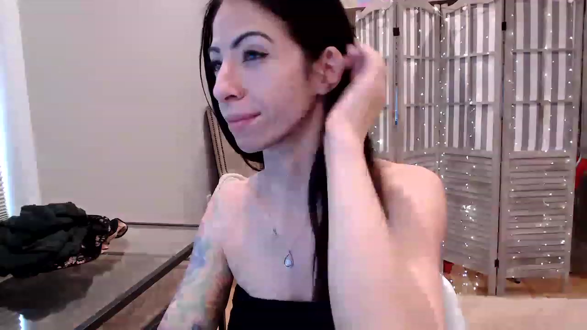 Gallery image thumbnail from AmyDay's myfreecams stream on, 05/12/2023, 18:09 image 16 of 20