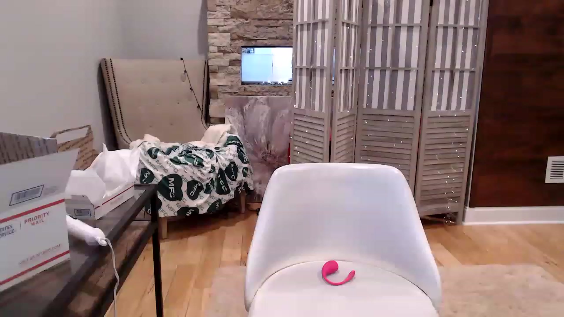Gallery image thumbnail from AmyDay's myfreecams stream on, 05/26/2023, 18:22 image 19 of 20