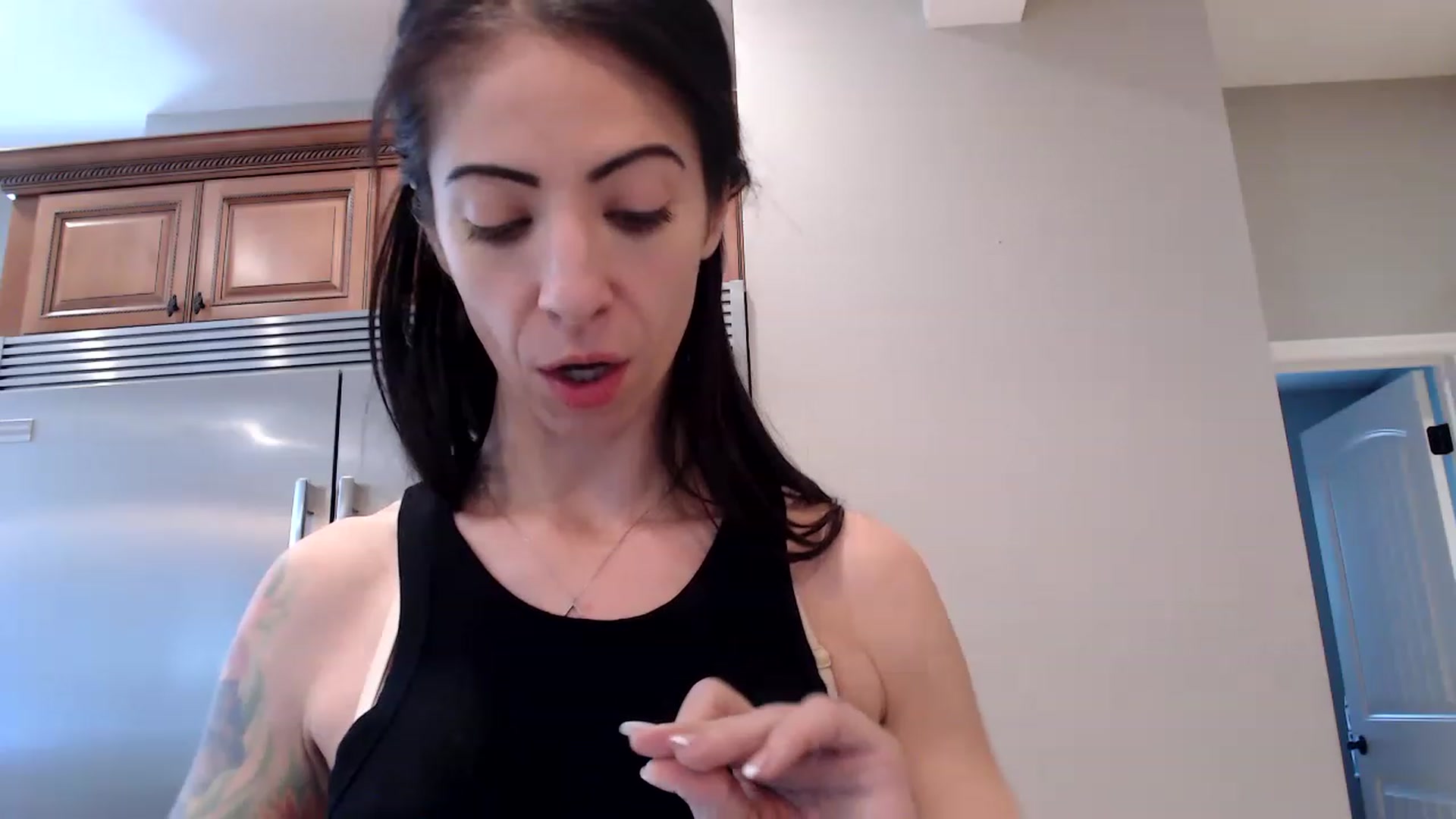 Gallery image thumbnail from AmyDay's myfreecams stream on, 06/01/2023, 16:33 image 9 of 20