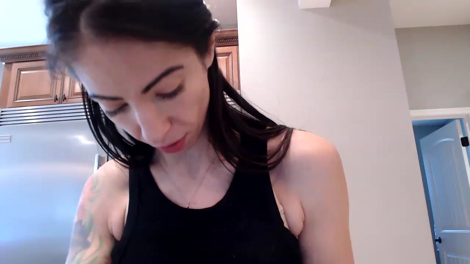 Gallery image thumbnail from AmyDay's myfreecams stream on, 06/01/2023, 16:33 image 8 of 20