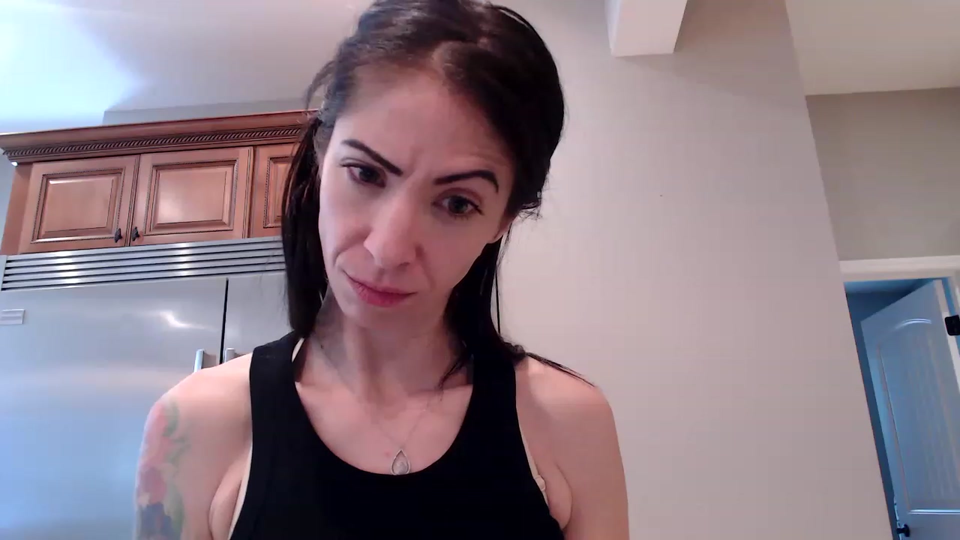 Gallery image thumbnail from AmyDay's myfreecams stream on, 06/01/2023, 16:33 image 2 of 20